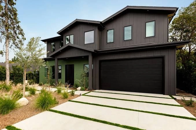 Modern custom home construction project by WW Builders in Mountain View, Silicon Valley, California