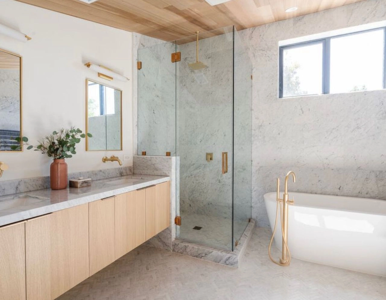 Spa-inspired bathroom remodeling design by WW Builders in Palo Alto, Silicon Valley, California