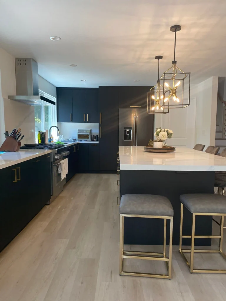 Custom kitchen renovation by WW Builders in Palo Alto, Silicon Valley, California featuring premium finishes
