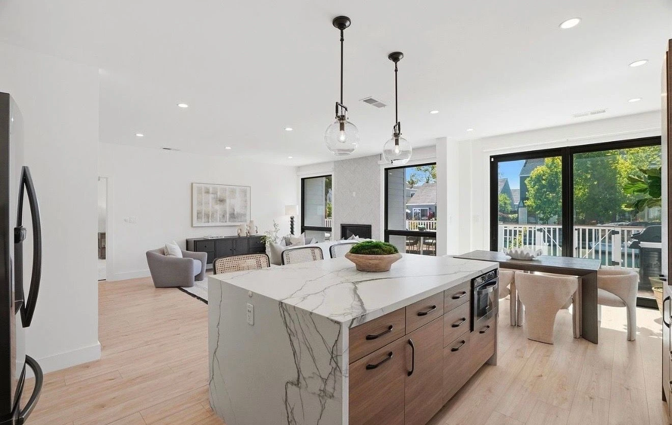 Modern living room remodeling project by WW Builders in San Jose, Silicon Valley, California