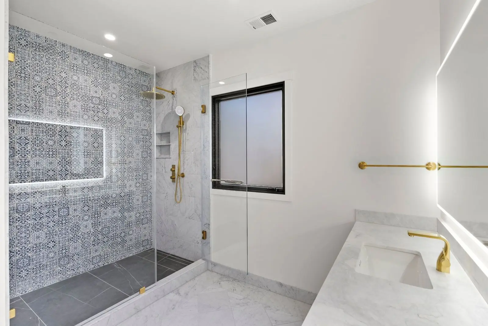 Luxury bathroom remodeling project by WW Builders in San Jose, Silicon Valley, California